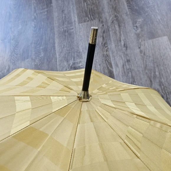 Yves Saint Laurent YSL Large Gold Umbrella - Picture 12 of 13